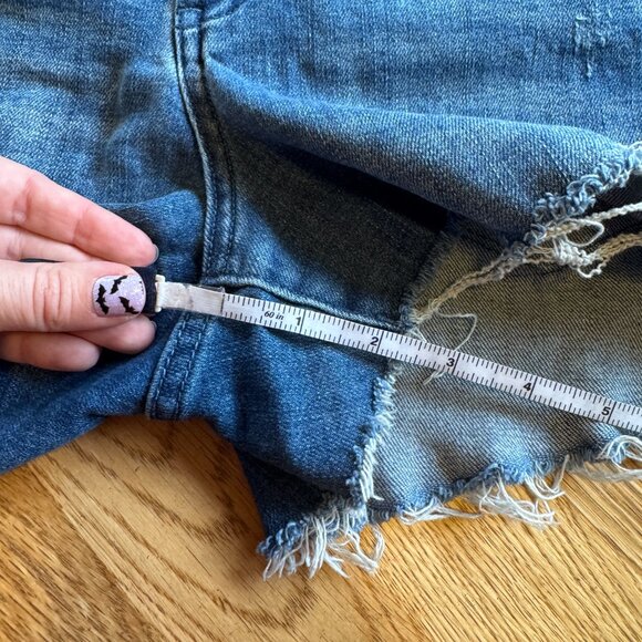 Blank NYC The Astor Cut-Off Shorts Distressed Size 30 - Picture 12 of 12